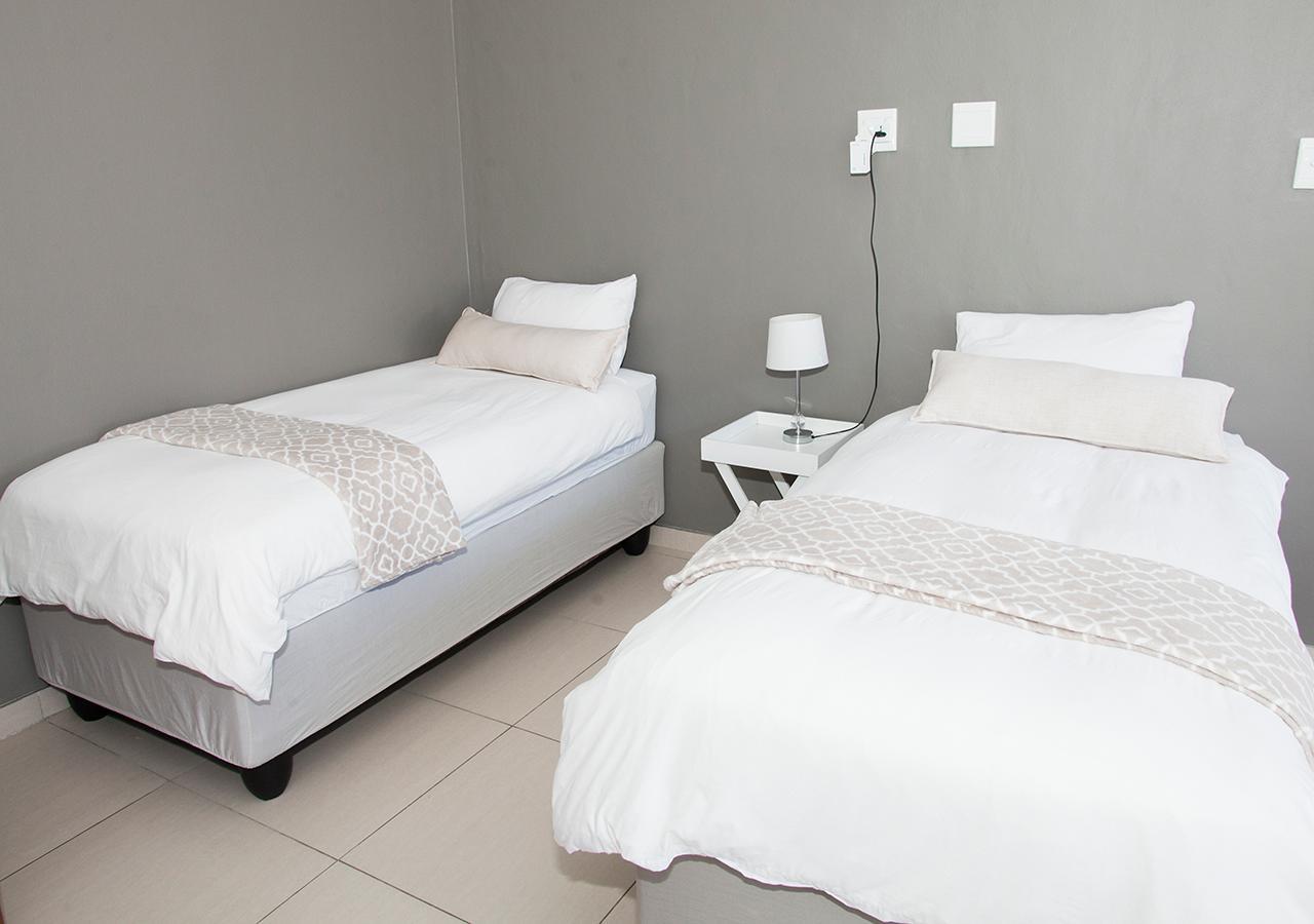 Rnb'S Studio Apartment Windhoek Ngoại thất bức ảnh
