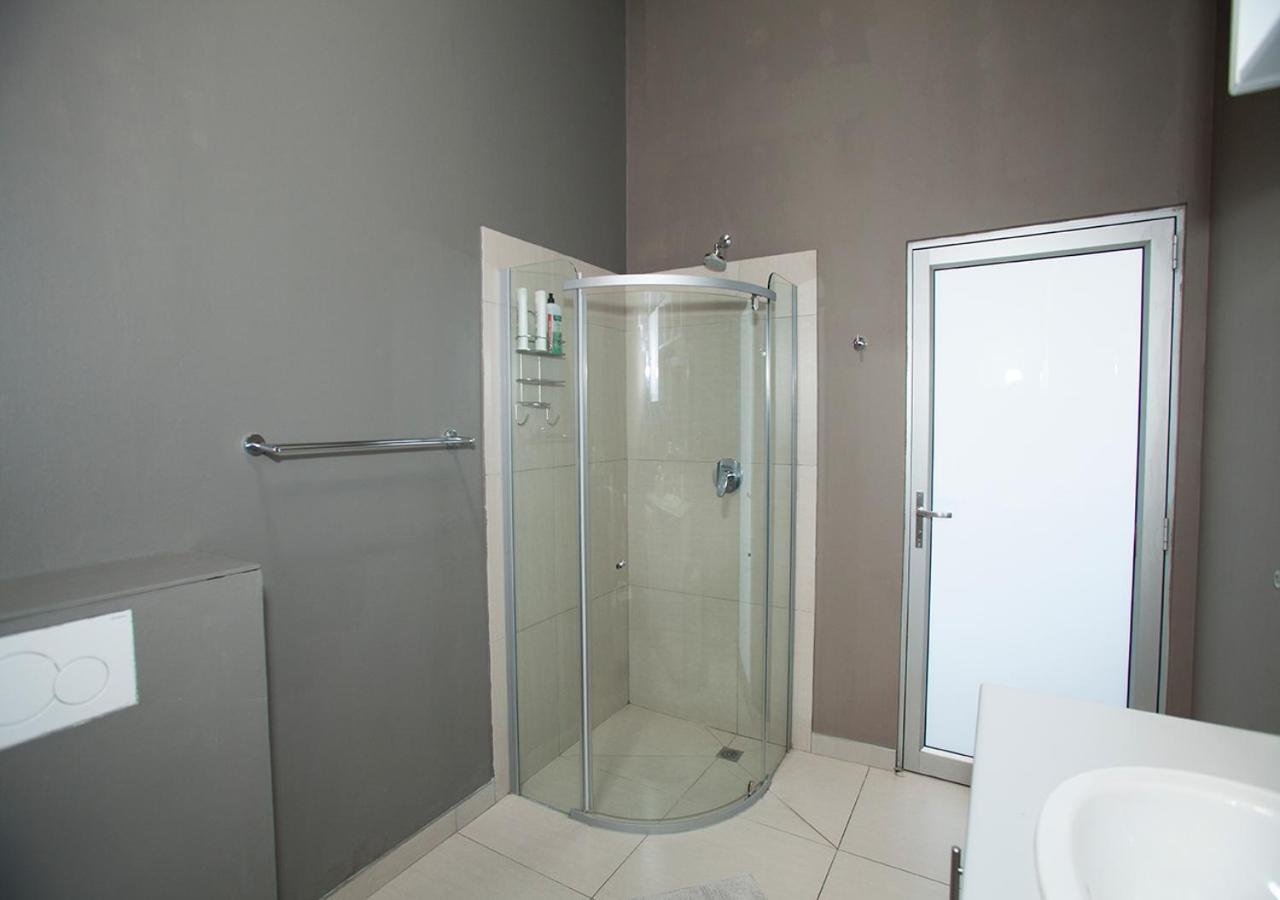 Rnb'S Studio Apartment Windhoek Ngoại thất bức ảnh