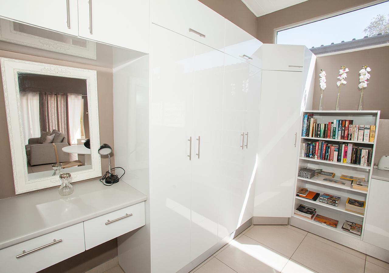 Rnb'S Studio Apartment Windhoek Ngoại thất bức ảnh