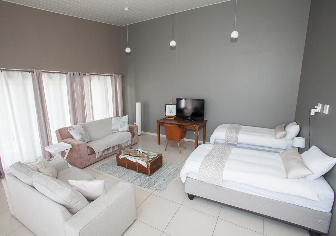 Rnb'S Studio Apartment Windhoek Ngoại thất bức ảnh