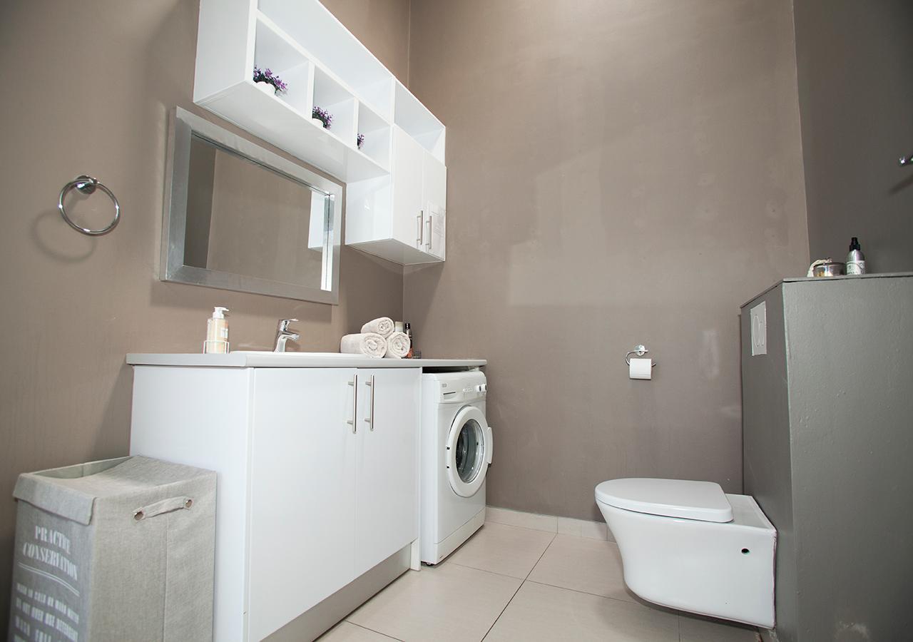 Rnb'S Studio Apartment Windhoek Ngoại thất bức ảnh