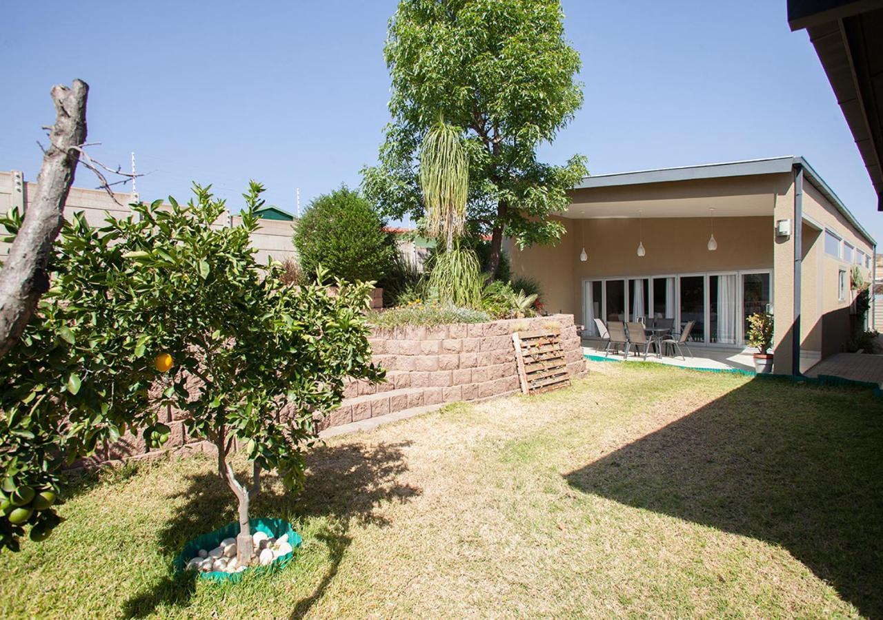 Rnb'S Studio Apartment Windhoek Ngoại thất bức ảnh