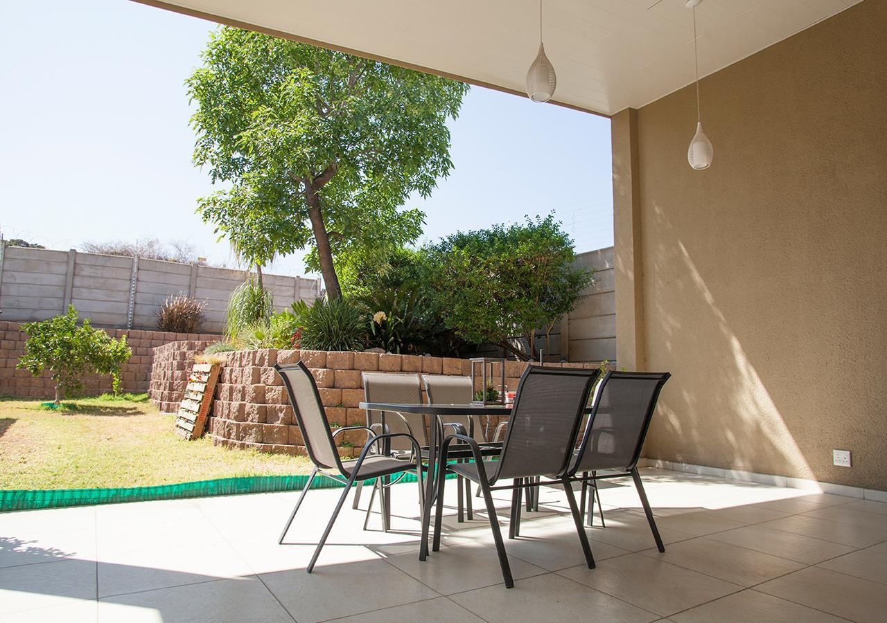 Rnb'S Studio Apartment Windhoek Ngoại thất bức ảnh